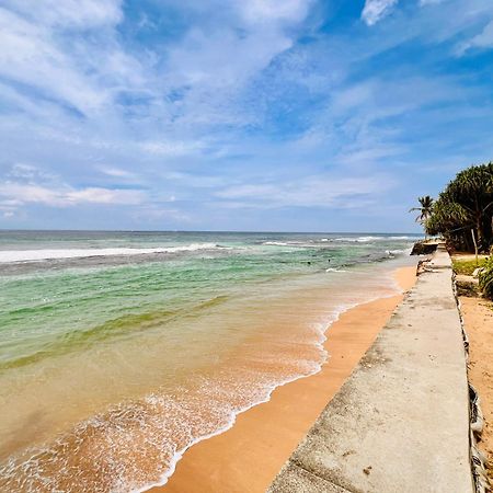 Ocean Front Villa Hikkaduwa Exterior foto